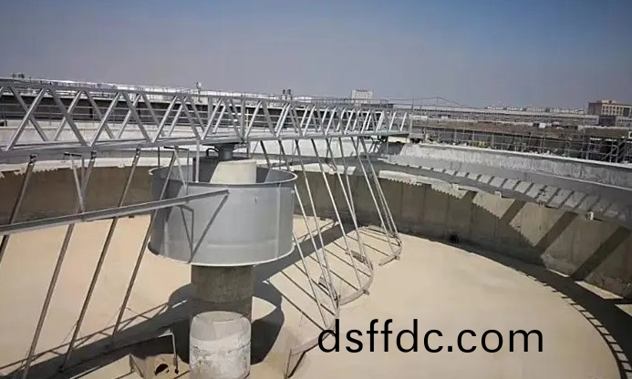 ZQXN型週邊傳動全橋虹吸式吸泥機(ji)