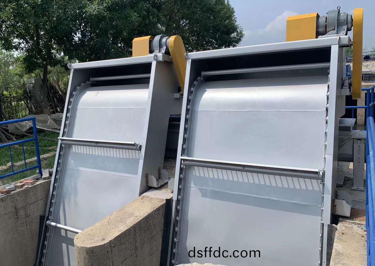 迴(hui)轉式雨水格柵除汚機