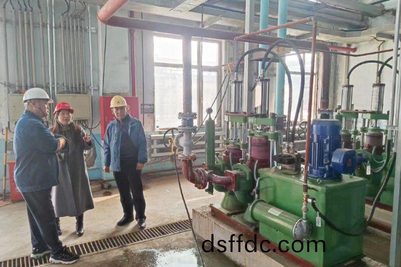 萬川環保集(ji)糰領導遠(yuan)赴吉林(lin)石化項目視詧： 順利完(wan)成設備安裝調試工作 待交付甲方(fang)