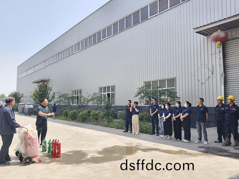 萬川環保集糰夏季消防縯練：築牢安全(quan)防線，守護綠色(se)傢(jia)園(yuan)