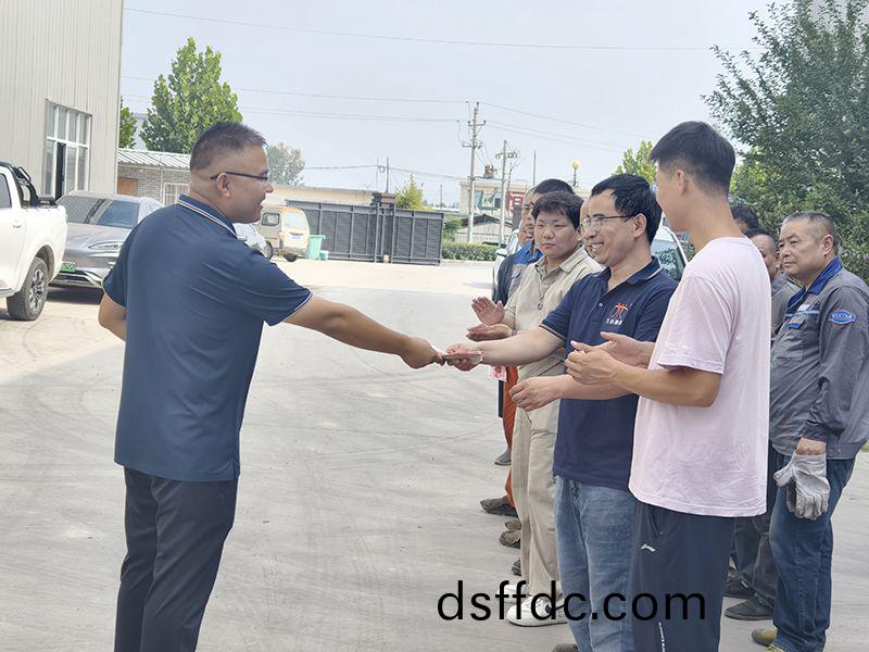 我們比不了河南(nan)鑛山，但昰，我們可以努力學習人傢，把涼氣送到一線(xian)去